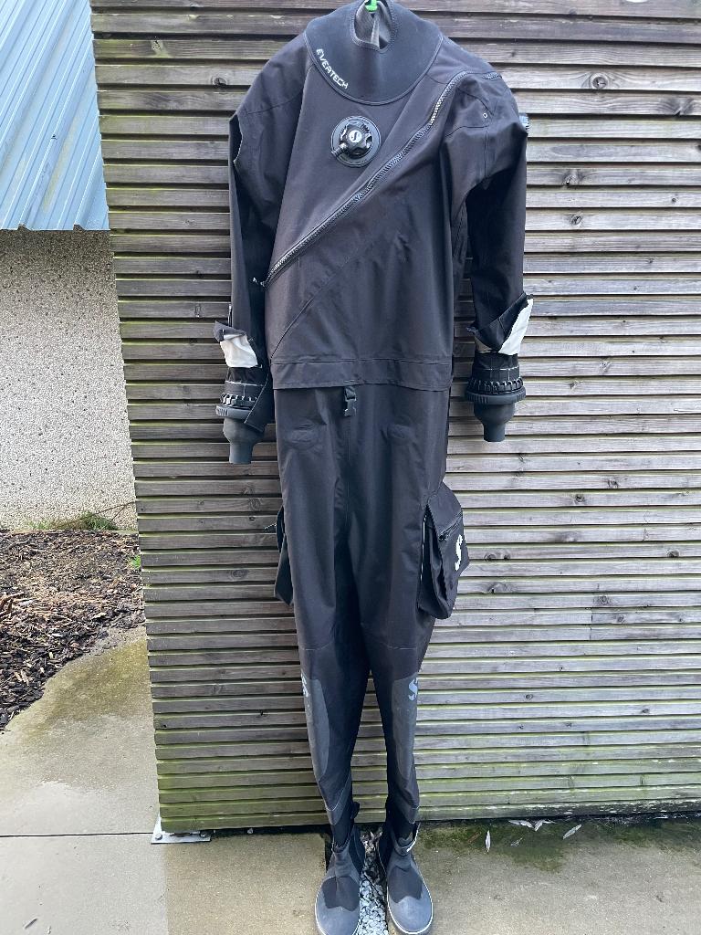 Plongée en combinaison étanche, Enlèvement, Comme neuf, Combinaison de plongée