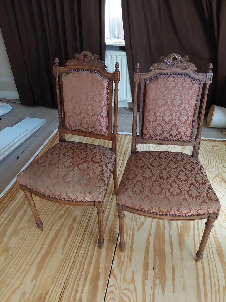 Twee stoelen te restaureren, Antiek en Kunst, Antiek | Meubels | Stoelen en Sofa's, Ophalen