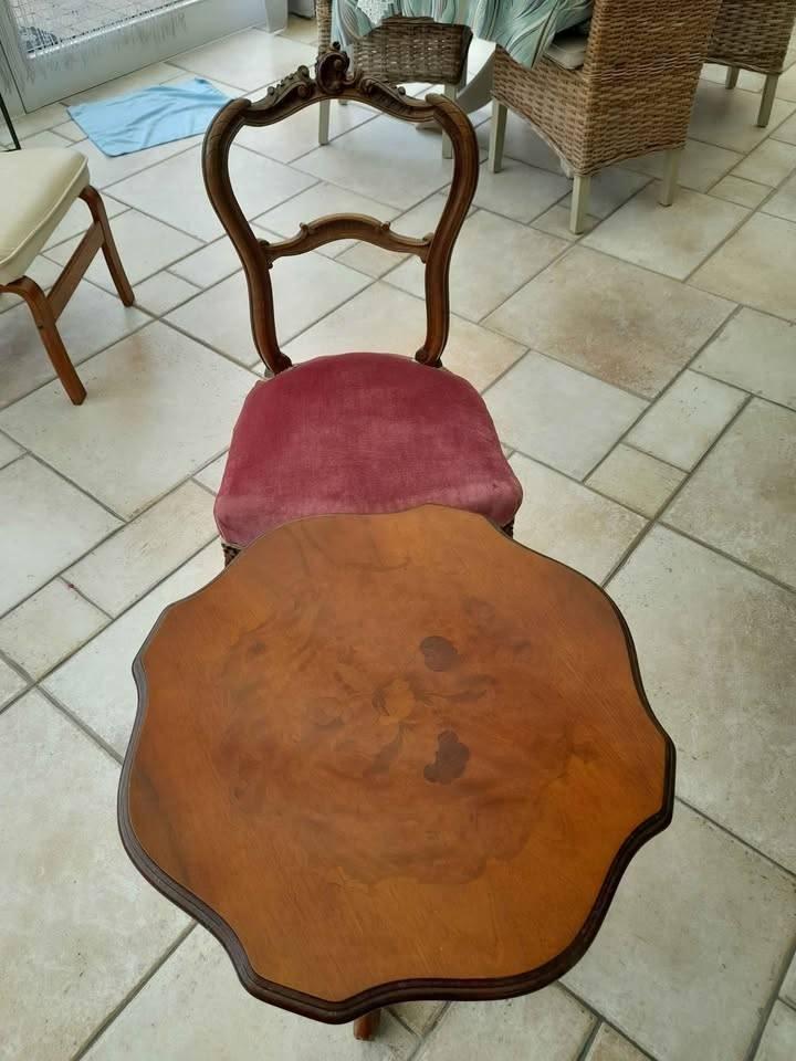 ENSEMBLE GUERIDON ET SA CHAISE., Antiquités & Art, Enlèvement