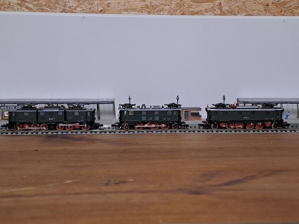 Schaal N minitrix fleischmann roco Br elektrische locs, Ophalen of Verzenden, Fleischmann, Analoog