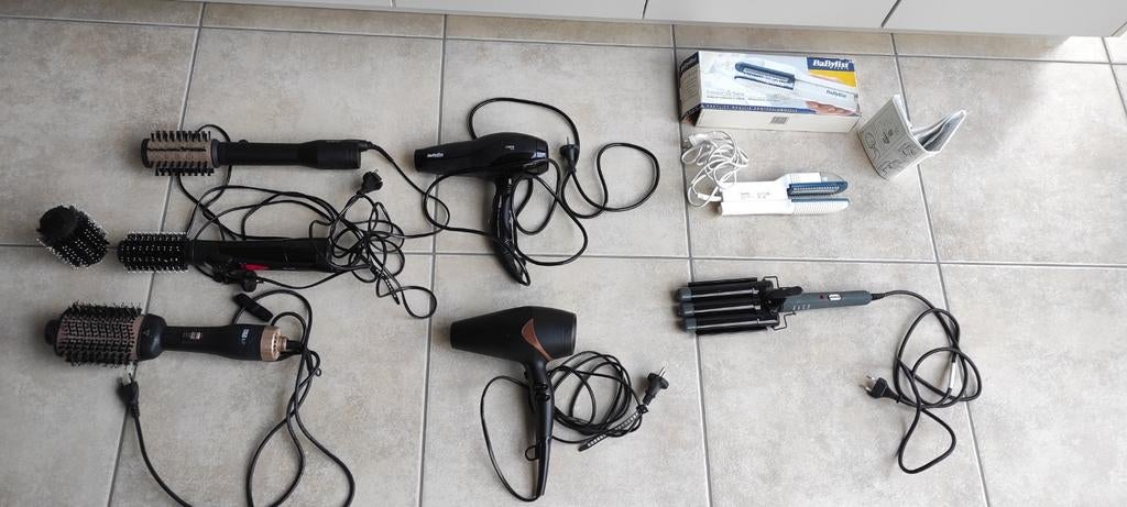 3 brosses pour sèche-cheveux, 2 sèche-cheveux, 1 fer à fris, Enlèvement ou Envoi