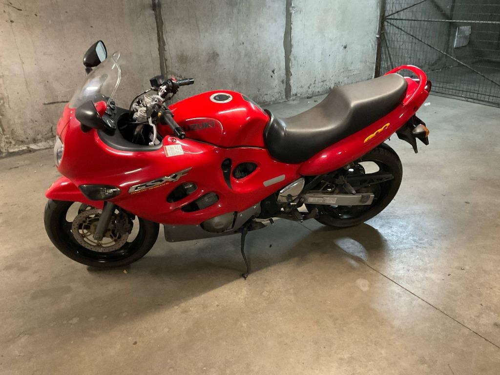 Moto gsxf600 Suzuki, Motos, Plus de 35 kW, Particulier, 4 cylindres, Autre