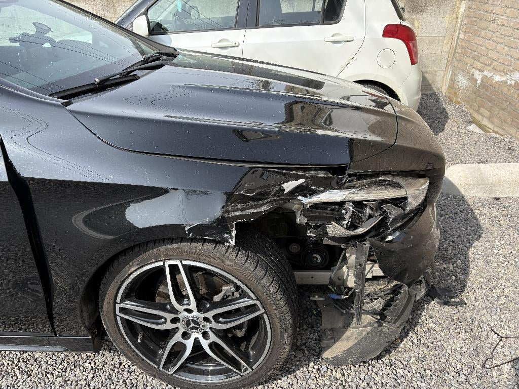 Mercedes CLA180 Shooting brake accidentée, Auto's, CLA, Alcantara, Zwart, 5 deurs