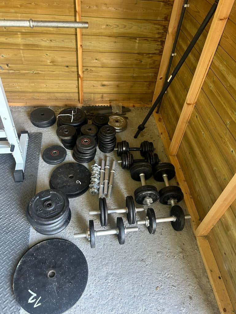 200+ kilo gewichten + sissy squat + halterbank, Ophalen, Zo goed als nieuw