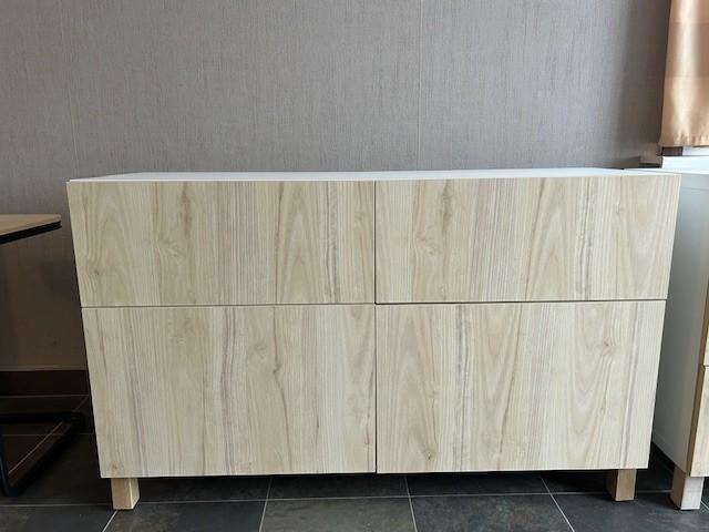 Besta kast, Enlèvement, Comme neuf, 25 à 50 cm, 100 à 150 cm