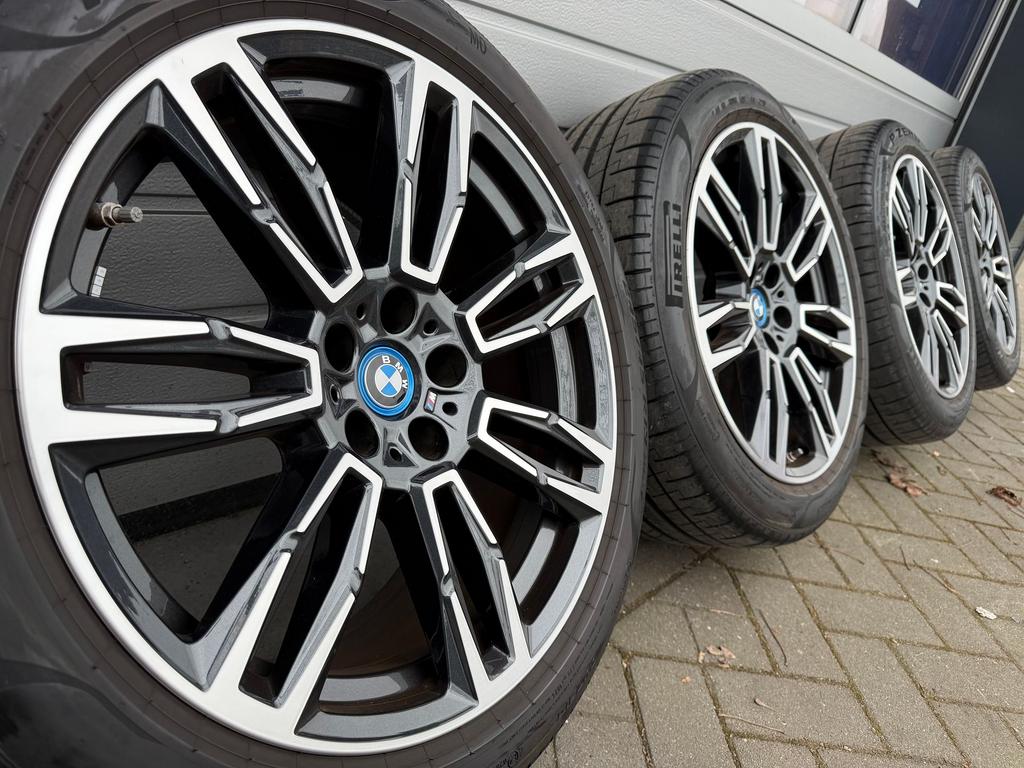 19" BMW 7 i7 G70 G32 X3 G01 G45 X4 G02 G48 G60 G61 velgen, 19 inch, -, -, Banden en Velgen