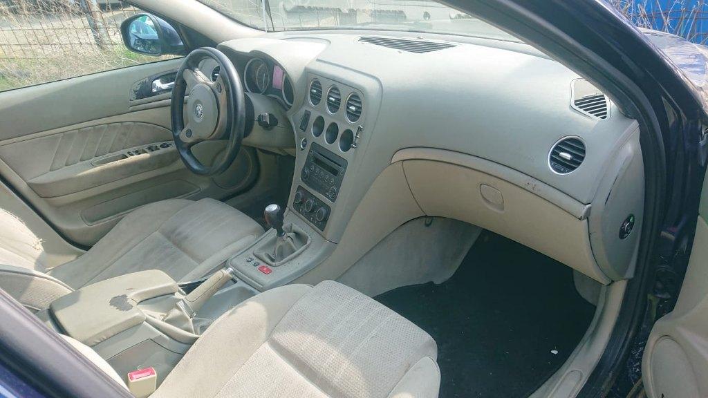 Alfa roméo 159 2007 1900 jtd 180000 km moteur cassé, Auto's, Voorwielaandrijving, Stof, Beige, Blauw