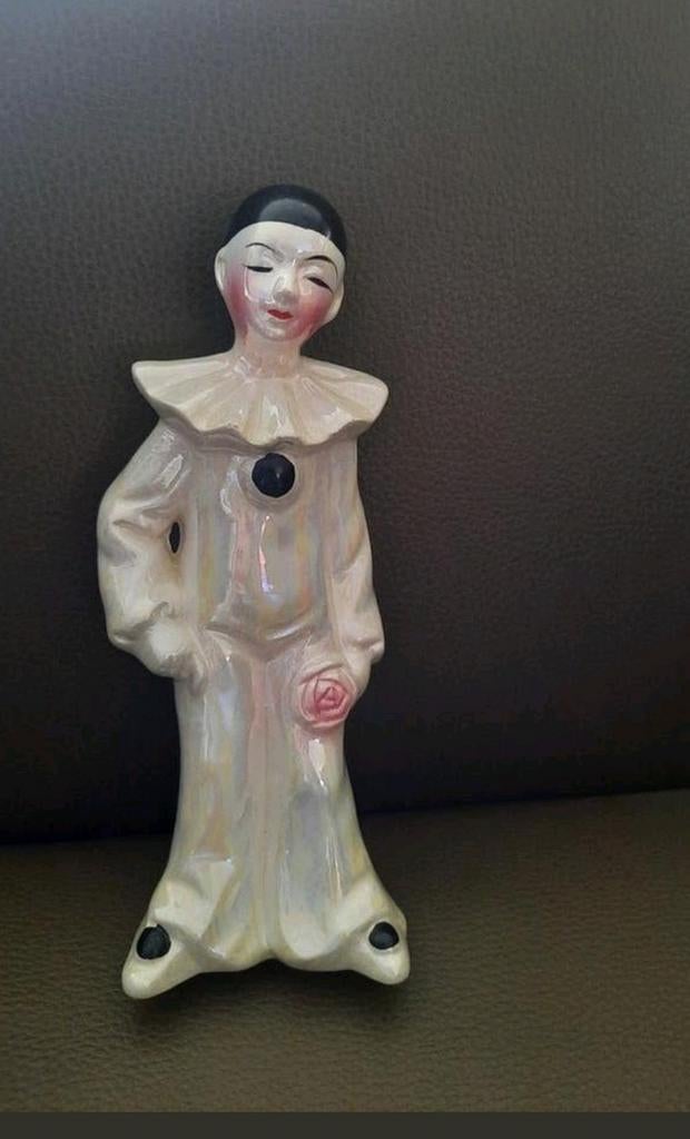Pierrot clownbeeldje, Ophalen