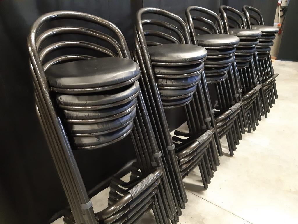 Ensemble de 25 tabourets de bar robustes en métal noir, Enlèvement, Comme neuf, Bois