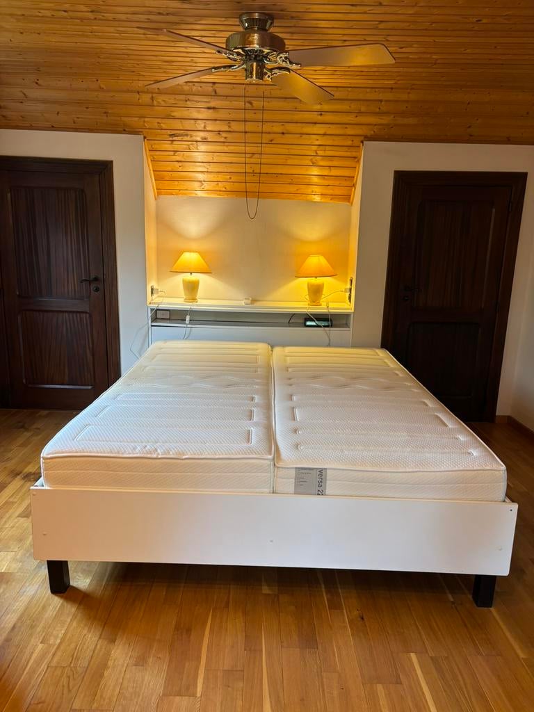 Lit réglable électriquement (sommier à lattes et sommier), Enlèvement, Utilisé, Deux personnes, Modern