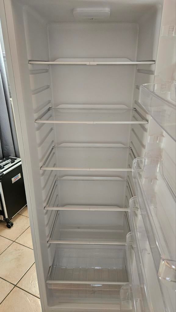 Ruime koelkast in zeer nette staat., Elektronische apparatuur, Koelkasten en IJskasten, Ophalen