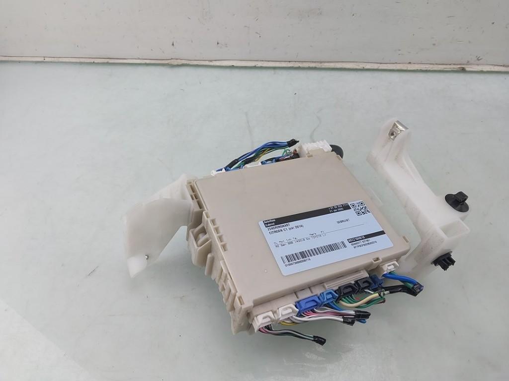 BOITIER FUSIBLES Citroën C1 (|892210H010|827300H040A|), Autos : Pièces & Accessoires, Utilisé, Citroën