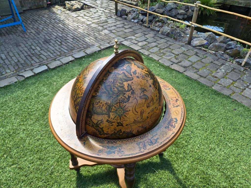 Globe bar, Antiquités & Art, Enlèvement