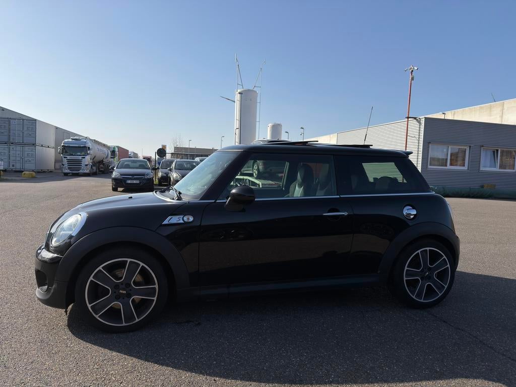 MINI Cooper S 1.6i 16v IN PERFECTE STAAT !! GARANTIE, Auto's, Mini, Zwart, 4 cilinders, Leder en Stof, Zwart