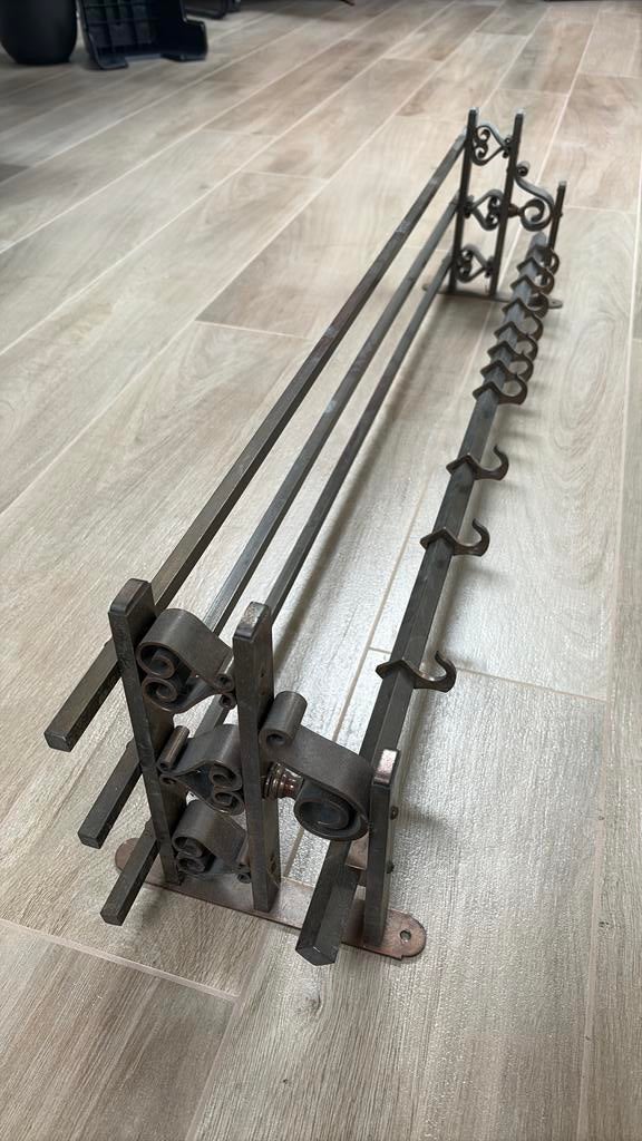 Kleerhanger in massief brons, Ophalen, Gebruikt