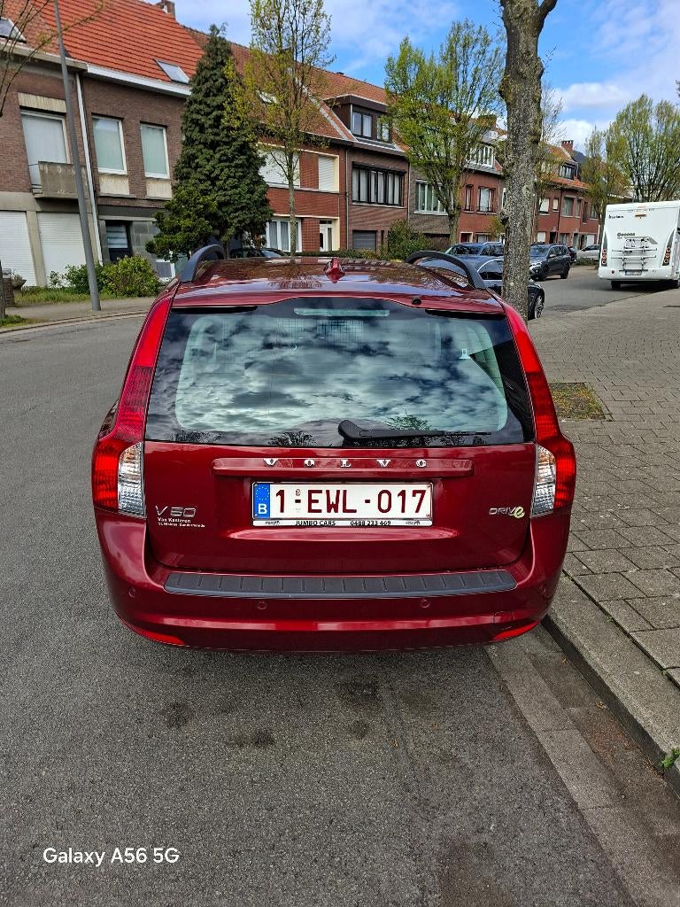 Volvo V50 1.6D, Autos, Volvo, Rouge, Euro 5, Boîte manuelle, 5 portes