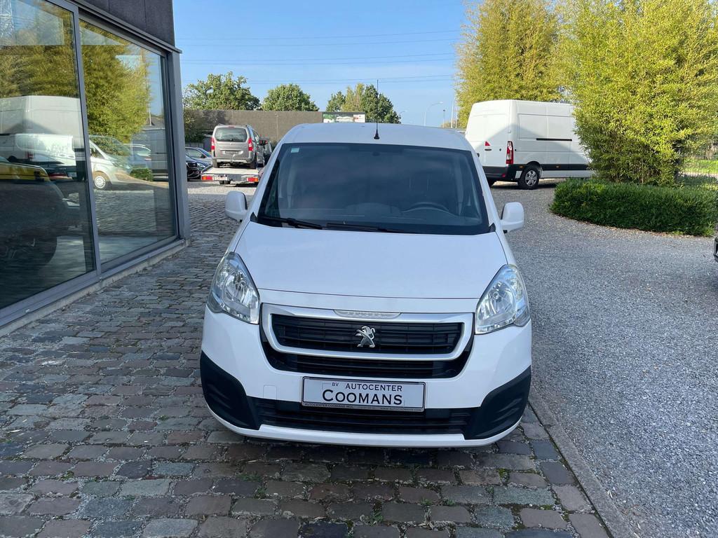 Peugeot Partner 1.6Hdi (bj 2017), Auto's, Voorwielaandrijving, https://public.car-pass.be/vhr/0b4323e7-56a7-441f-a2ac-e41f888c90a5