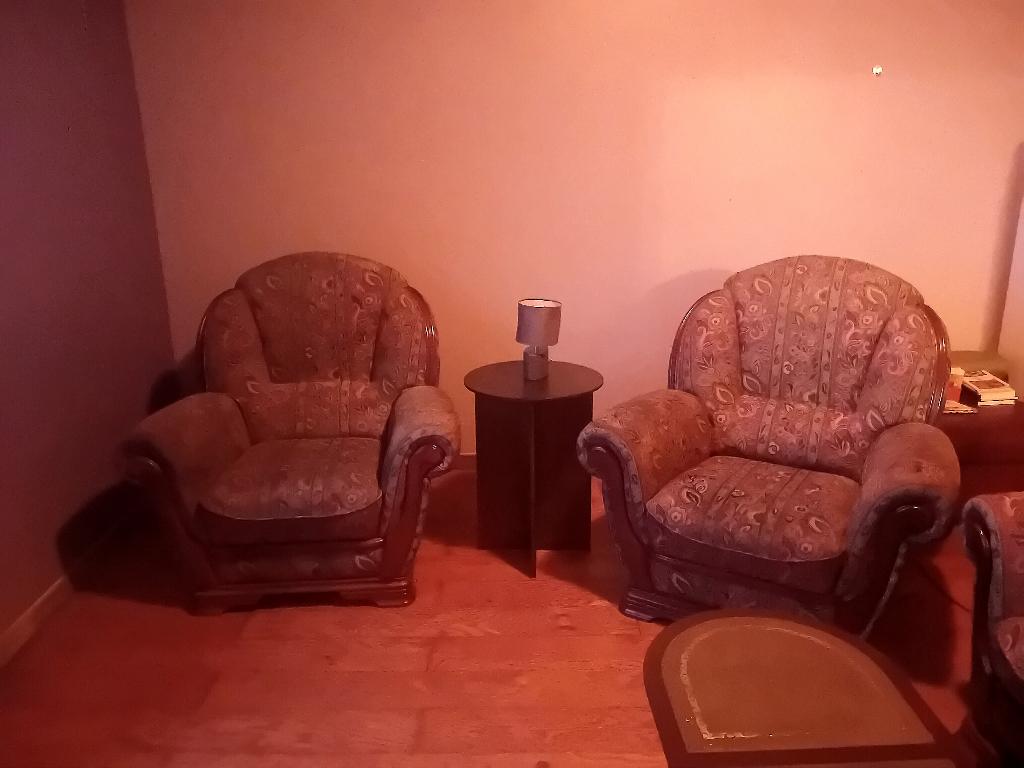 Sièges avec table basse, table d'appoint et lampe, 75 cm ou plus, 200 cm ou plus, 150 à 200 cm, Comme neuf