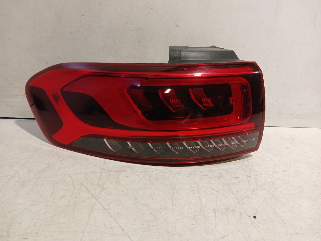 Achterlicht links buiten Mercedes-Benz EQ-Klasse, Onderdelen@venauto.nl, Van der Ven Autorecycling B.V., Ettenseweg 76, 4706 PB Roosendaal, The Netherlands