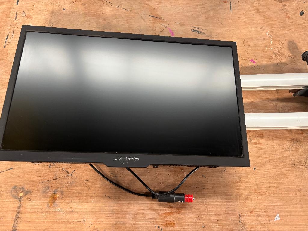 ALPHATRONICS - TV met plooibare houder - perfecte staat!, Audio, Tv en Foto, Televisies, Ophalen, Zo goed als nieuw, LED