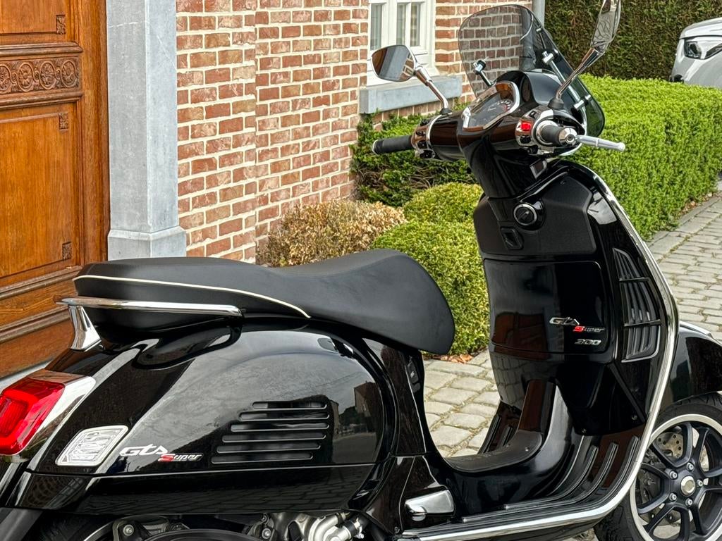 Vespa GTS 300 Super, Fietsen en Brommers, Ophalen, Zo goed als nieuw, Benzine, 278 cc