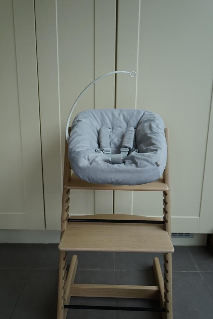 Tripp Trapp Newborn set met speelgoedhanger, Enfants & Bébés, Enlèvement, Utilisé, Autres types, Ceinture(s)