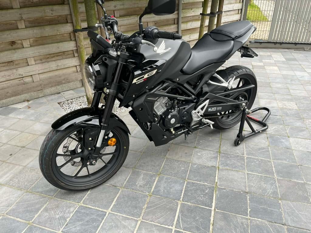 honda cb125-r 9/2025 **900km** matt rock gray ** nieuw !!** - foto 2