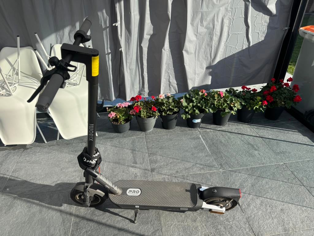 Étape E, Vélos & Vélomoteurs, Trottinettes, Enlèvement, Comme neuf