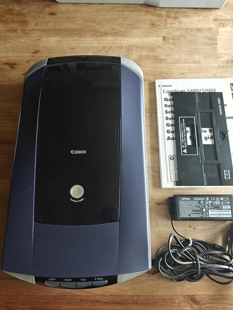 Canon CanoScan 3200f foto, negatief en dia scanner, Gebruikt, Canon, Ophalen of Verzenden, Windows