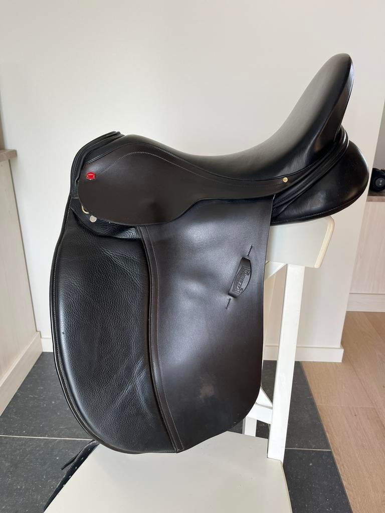 Albion SLK dressuurzadel 18inch, Dieren en Toebehoren, Ophalen, Zo goed als nieuw