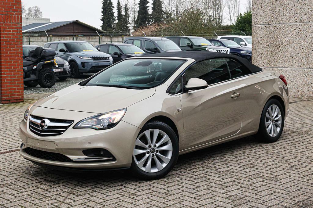 Opel Cascada AUTOMAAT*LEDER*TREKHAAK*ZETELVERWARMING*NAVIGAT, Auto's, Opel, 1733 kg, Gebruikt, Zwart, 4 cilinders