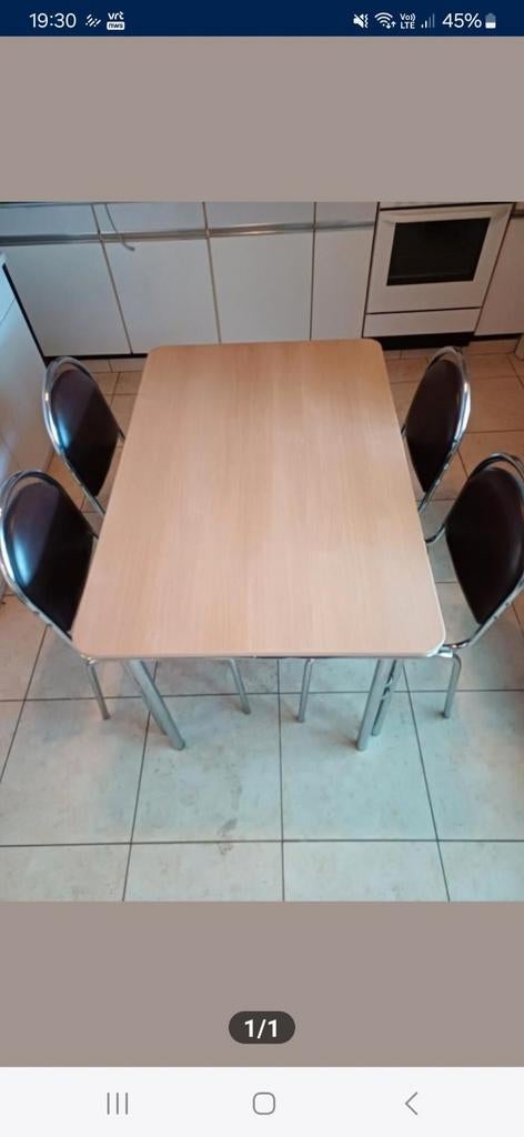 Keukentafel met 4 stoelen, Ophalen