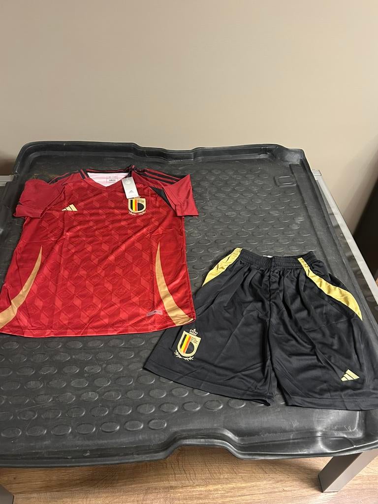 België Voetbal Set Tenu - NIEUW!, Sport en Fitness, Voetbal, Maat M, Ophalen, Nieuw, Shirt