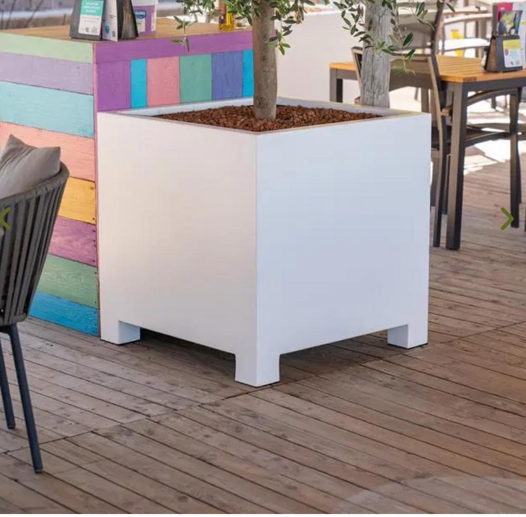 Bacs à fleurs en aluminium laqué sur pieds, Jardin & Terrasse, Bacs à fleurs & Jardinières, Enlèvement, Neuf, Métal