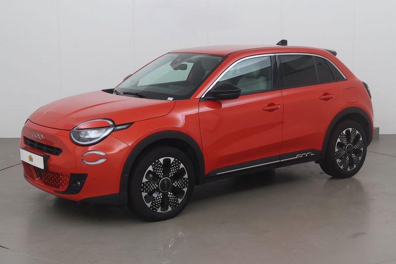 Fiat 600 1.2 hybrid la prima 136 AT, Gebruikt, Bedrijf, 5 deurs, Hybride Elektrisch/Benzine