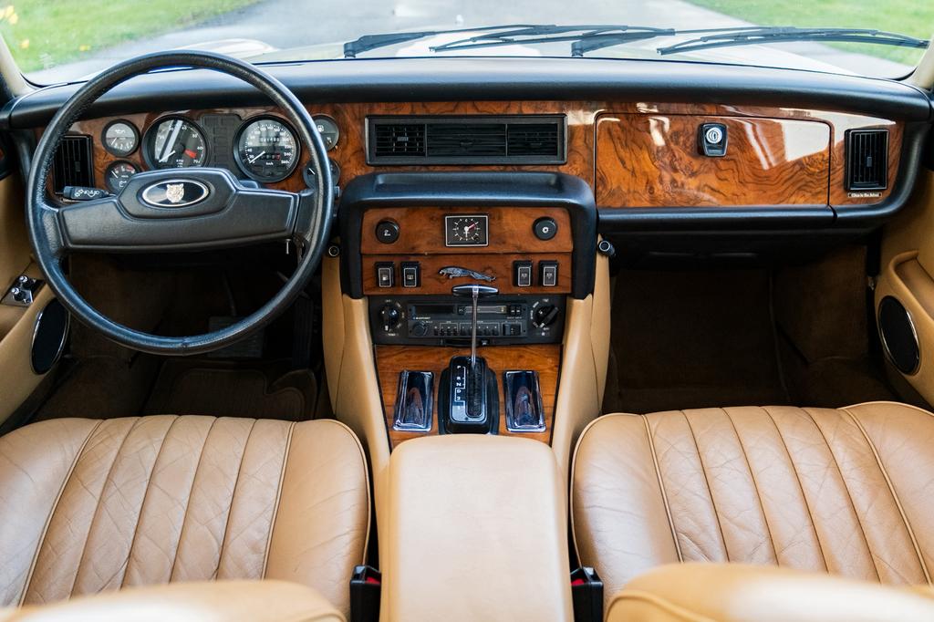 Jaguar XJ12 Sovereign - 1986, Auto's, Jaguar, Automaat, 4 deurs, Achterwielaandrijving, 217 kW