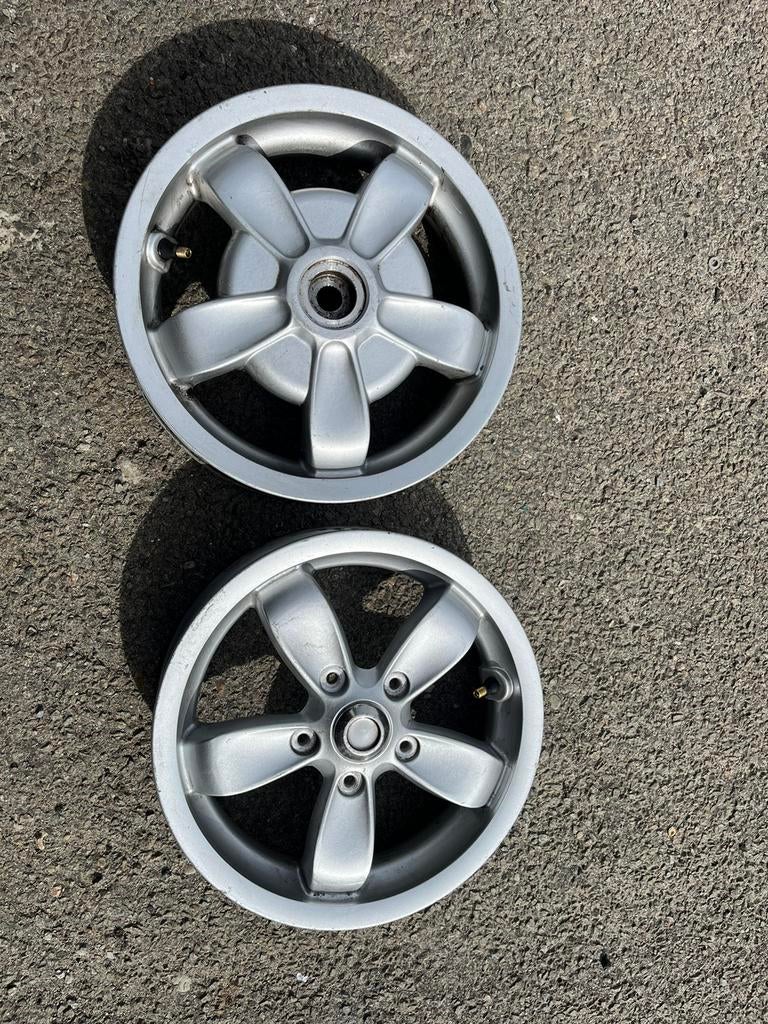 Vespa primavera velgenset sprint voor en achter, Fietsen en Brommers, Brommeronderdelen | Scooters, Vespa, Ophalen