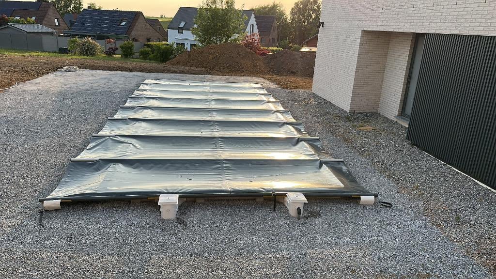 bâche à barres 4 saisons ( garantie 2 ans) + moteur Walter, Enlèvement, Comme neuf, Couverture de piscine