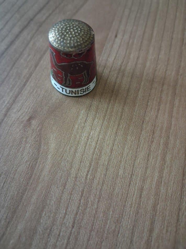 2 vingerhoedjes van Tunesië. Nieuw., Verzamelen, Vingerhoedjes, Ophalen of Verzenden, Nieuw, Overige materialen