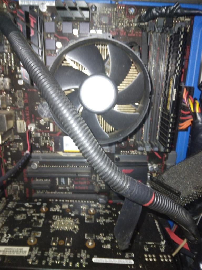 Amd ryzen 1500 met moederbord 16 gb ram en 512 m2 ssd, Computers en Software, Videokaarten, Ophalen of Verzenden, AMD