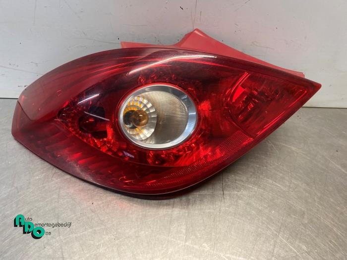 Achterlicht links van een Opel Corsa (Corsa D 07-), Auto-onderdelen, Gebruikt, -, -, Opel