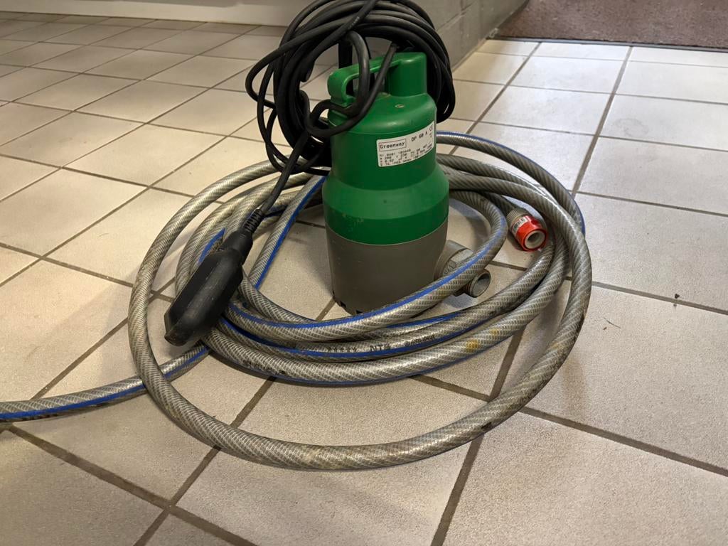 Dompelpomp met vlotter, Tuin en Terras, Ophalen of Verzenden, Zo goed als nieuw, Dompelpomp