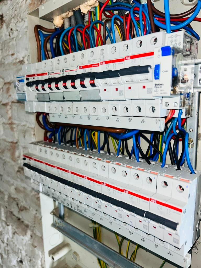 Électricien mise en conformité, Services & Professionnels