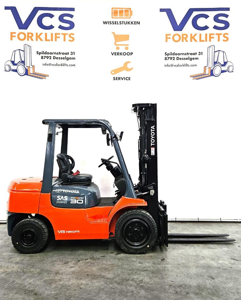 Toyota diesel heftruck 3 ton + triplex 5 m + garantie, Zakelijke goederen, Ophalen, Diesel, Heftruck, Toyota