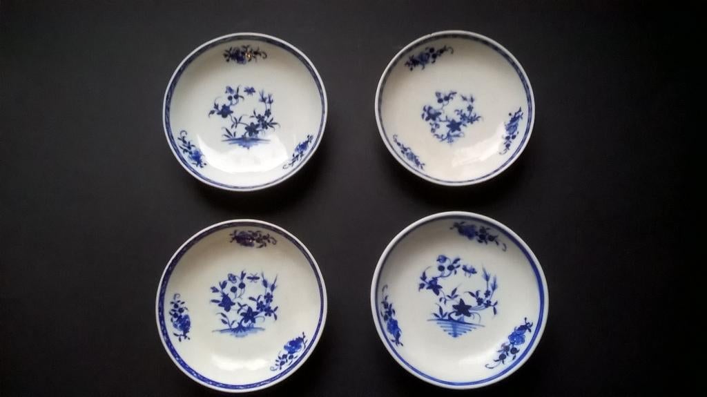 Soucoupes en porcelaine de Tournai, Antiquités & Art, Antiquités | Porcelaine, Enlèvement ou Envoi