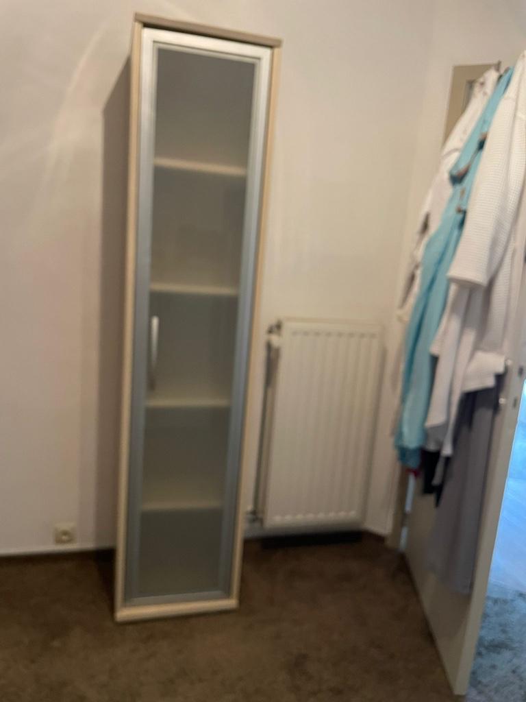 Smalle boekenkast glazen deur, Ophalen, Gebruikt