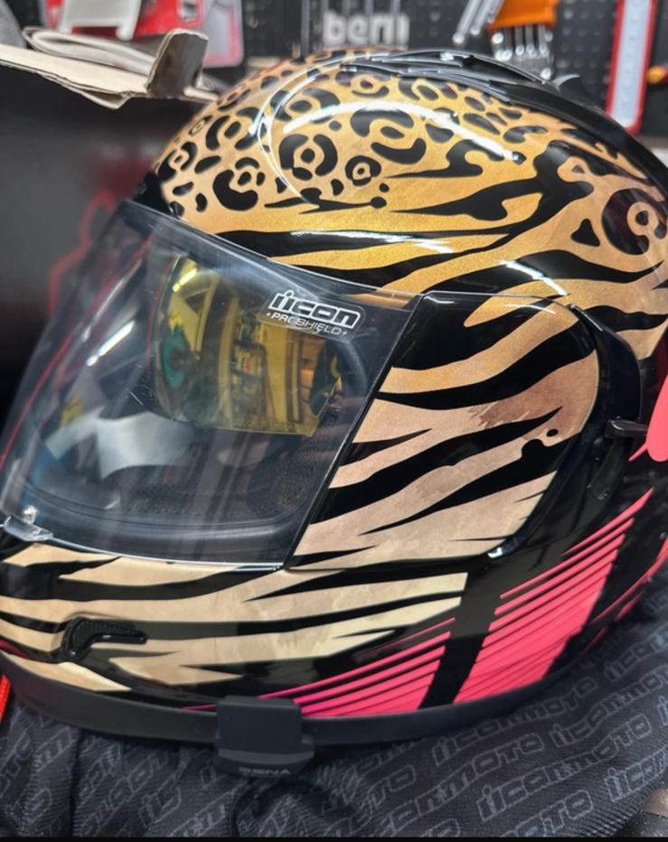 Ensemble vetement moto femme Icon, Motos, Vêtements | Vêtements de moto, Ensemble, Femmes, Seconde main, Enlèvement ou Envoi