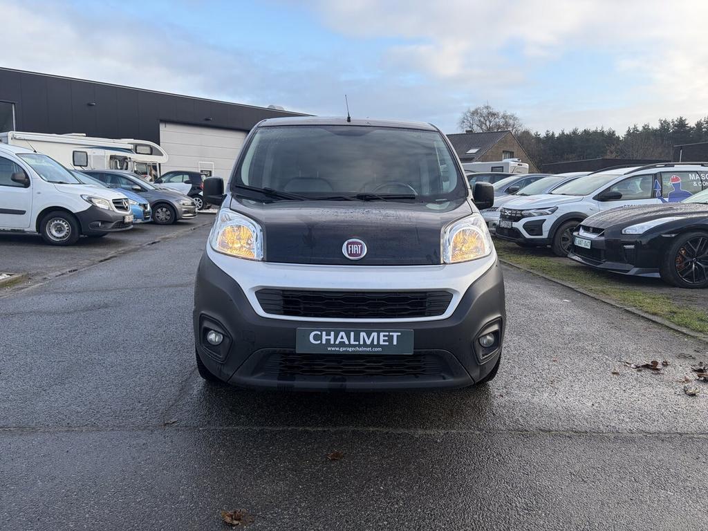 Fiat Fiorino 1.4B LOUNGE / NAVI / LICHTE VRACHT, Auto's, Bestelwagens en Lichte vracht, 4 deurs, 161 g/km, 0 kg, Zwart