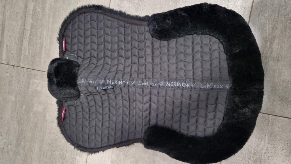 LeMieux Zadelonderlegger Merino+, Dieren en Toebehoren, Ophalen, Nieuw