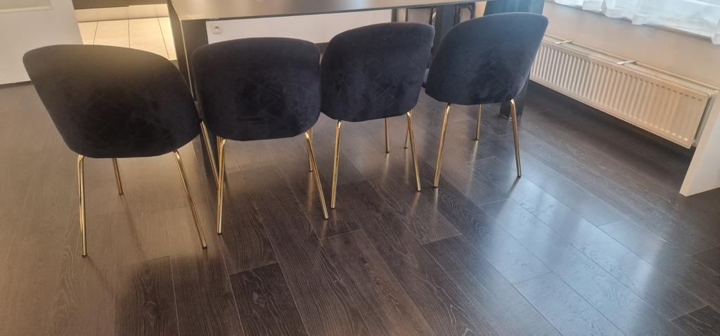 Chaise en velours noir, Ophalen, Zwart